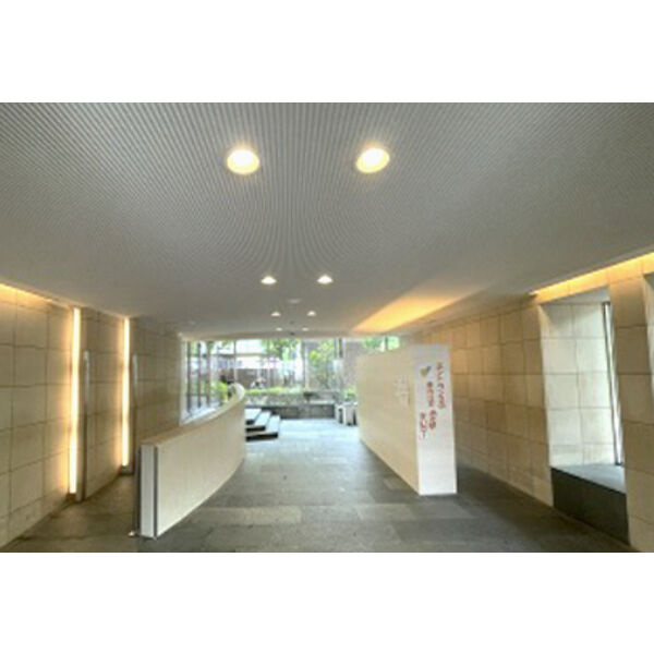 グランベール桃山台のロビー