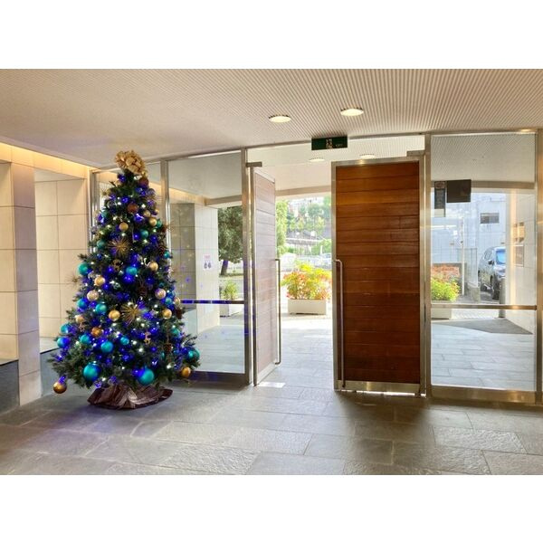 グランベール桃山台のエントランス