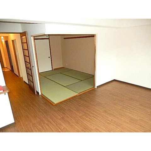 グランベール桃山台の居間・リビング