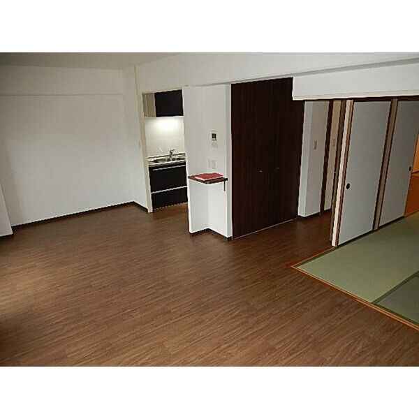 グランベール桃山台の居間・リビング