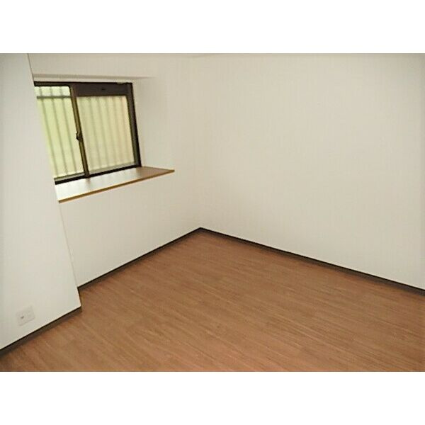 グランベール桃山台の洋室