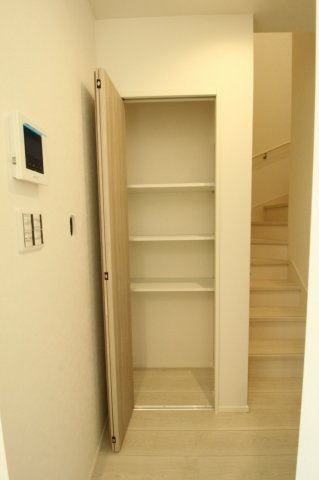 鴨部　【特別価格　８月末まで】新築戸建　⑧　（全2区画）　の収納|LDK　15.1帖