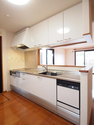 【キッチン】 | 荒井町千鳥３丁目戸建 | コンパクトなキッチンで掃除もラクラク