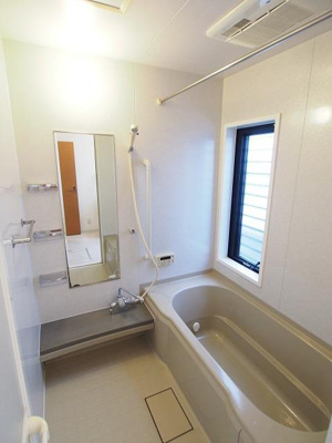 【浴室】 | 荒井町千鳥３丁目戸建 | 日々の疲れを癒すお風呂付です