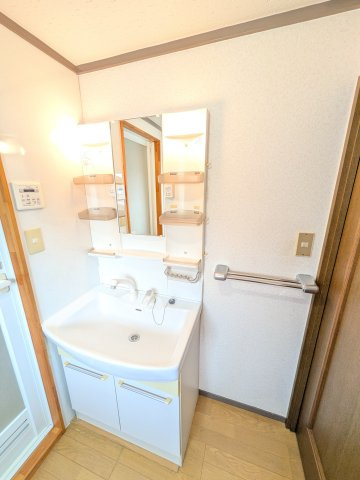 グリーンヒル藤が丘Ｄの独立洗面台