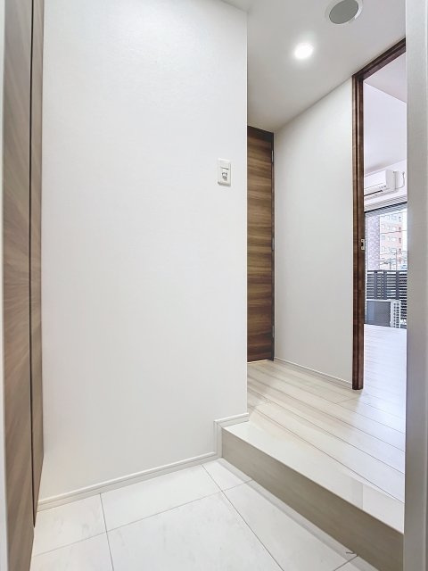 メイクスデザイン両国NORTHの玄関