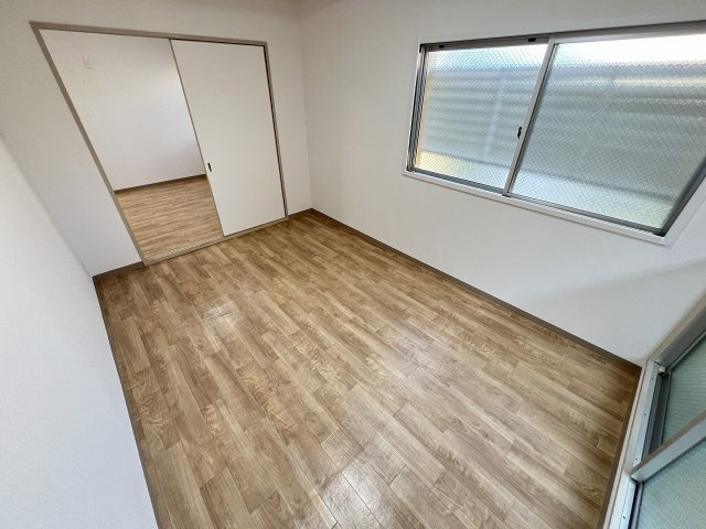 メゾン南花屋敷の洋室