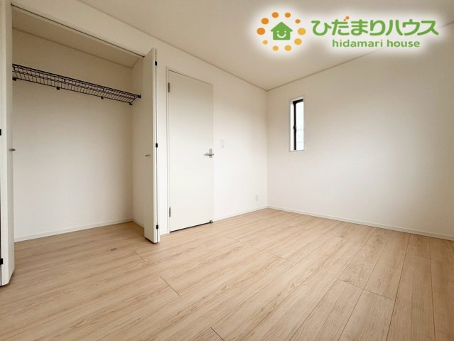 深谷市中瀬　第1　新築一戸建て　クレイドルガーデン　02の洋室|全居室にクローゼットが備わり、衣類や日用品をすっきり片付けられる便利な収納力♪部屋が整いやすく、毎日の支度が快適に進みます。家族みんなが気持ちよく過ごせる、使い勝手の良い洋室です(/ω＼)