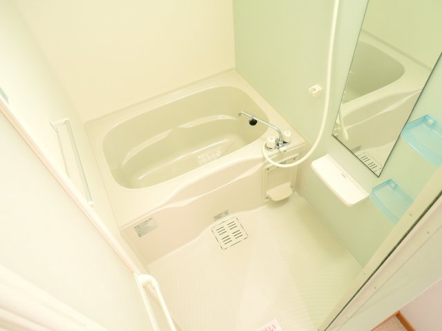 高槻市南松原町のアパートの浴室