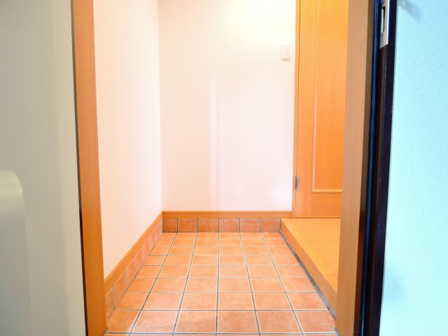 高槻市南松原町のアパートの玄関