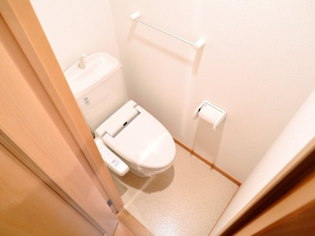 高槻市南松原町のアパートのトイレ