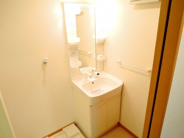 高槻市南松原町のアパートの洗面所