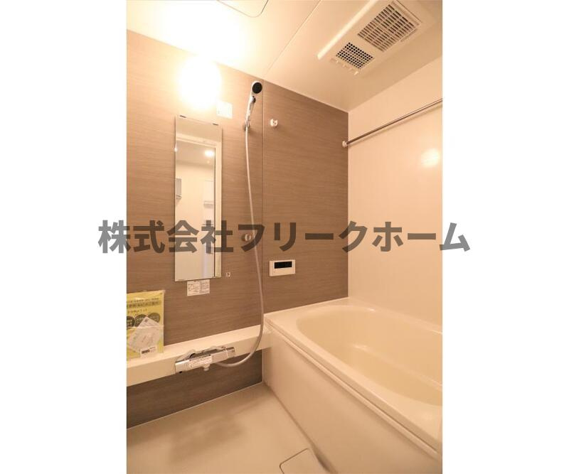 武蔵野市吉祥寺南町２丁目のアパートの浴室