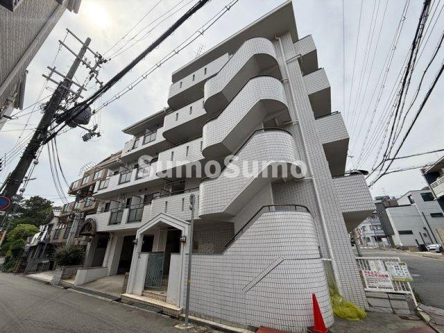 シャルマンフジ御影参番館の外観