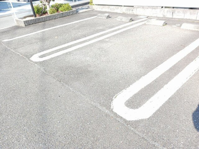 【駐車場】 | インプレス | 駐車場があります