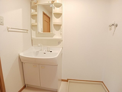 【洗面所】 | インプレス | 忙しい朝には欠かせない洗面所です