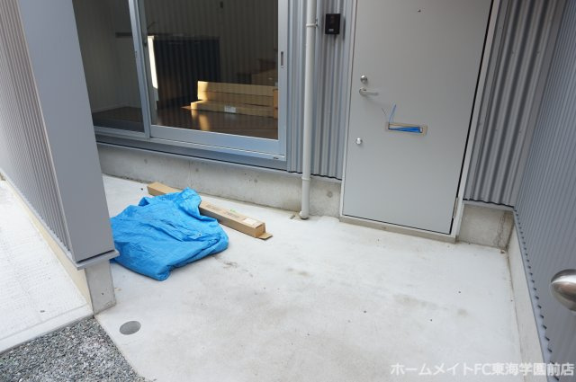 熊本市中央区黒髪５丁目のアパートのバルコニー