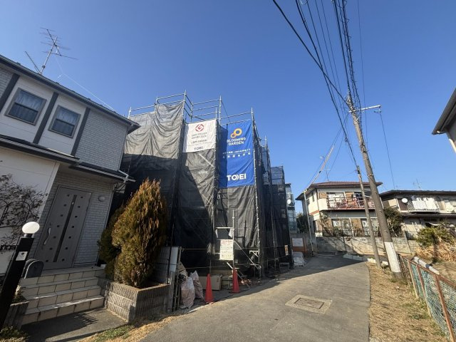 川越市仙波町４丁目　新築戸建の前面道路含む現地写真