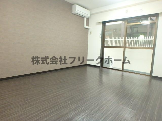 武蔵野市吉祥寺本町２丁目の賃貸マンションの居間・リビング