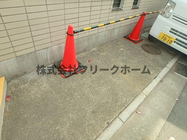 武蔵野市吉祥寺本町２丁目の賃貸マンションの駐車場