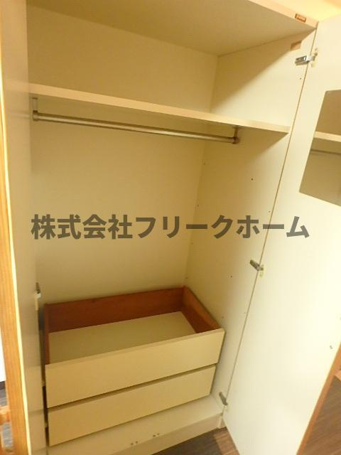 武蔵野市吉祥寺本町２丁目の賃貸マンションの収納