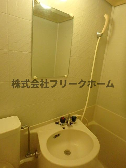 武蔵野市吉祥寺本町２丁目の賃貸マンションの洗面所