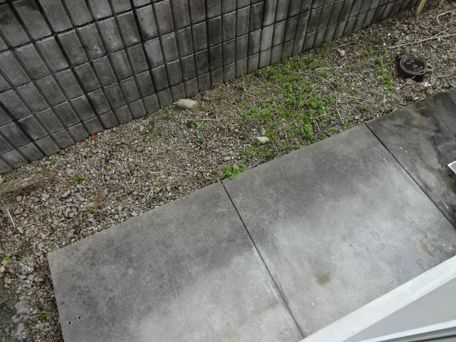 姫路市西八代町のハイツのバルコニー
