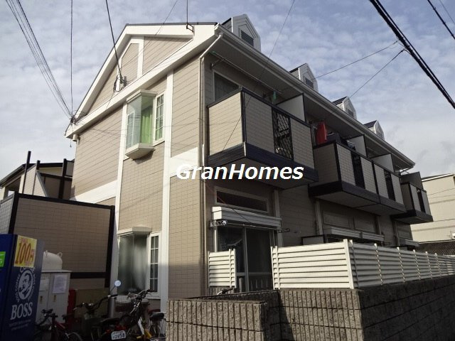 姫路市西八代町のハイツ
