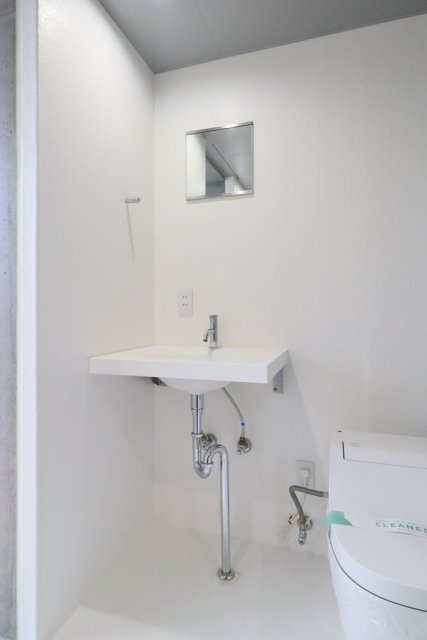 Ｍｏｎ－ｎａｋａ　Ａｐａｒｔｍｅｎｔ　Ｔｅｒｒａｃｅの洗面所