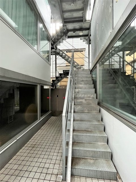 Ｍｏｎ－ｎａｋａ　Ａｐａｒｔｍｅｎｔ　Ｔｅｒｒａｃｅのエントランス