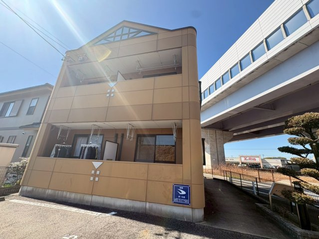 メゾンアイリスの外観