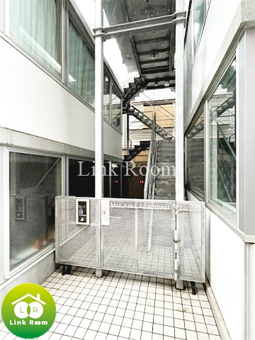Mon-naka Apartment Terraceのエントランス