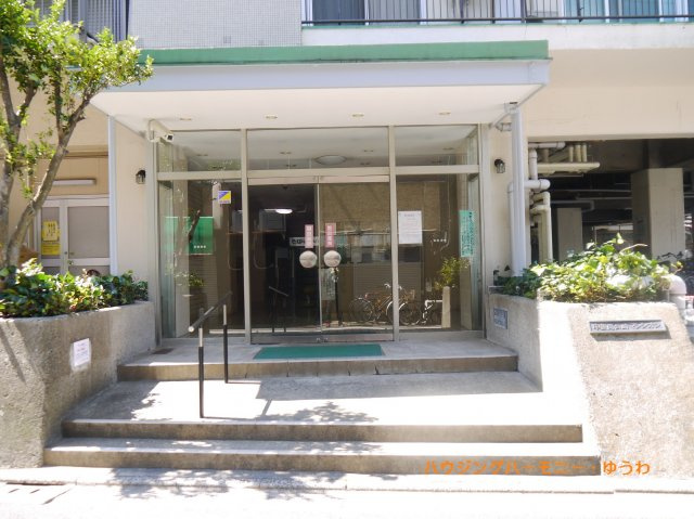 【エントランス】 | 中銀南長崎マンシオン | 清廉とされたエントランスになっています。