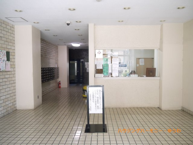 【その他共用部分】 | 中銀南長崎マンシオン | 清潔感と歓迎感があるエントランスホールとなります。