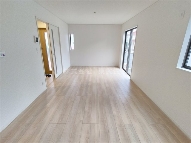 【居間・リビング】の画像