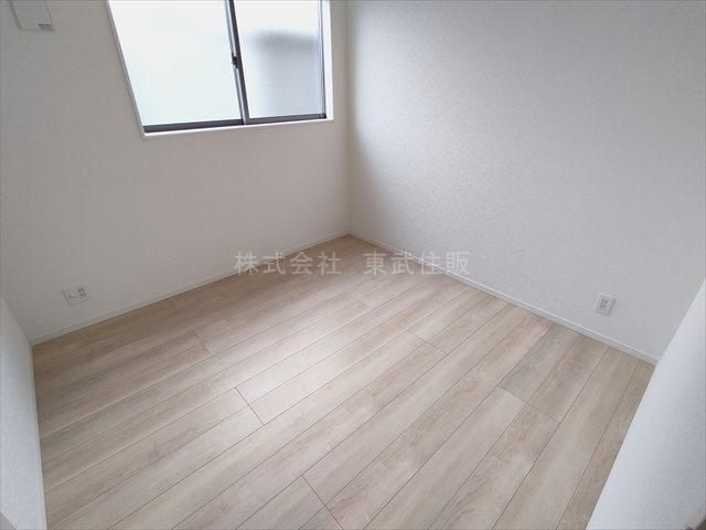 【寝室】 | 新座市畑中第２８　全９棟　4号棟 | 洋室4.5帖、寝室にいかがでしょうか
