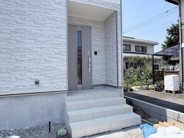 【玄関】 | 深谷市中瀬第1  クレイドルガーデン　新築戸建　全2棟　1号棟
