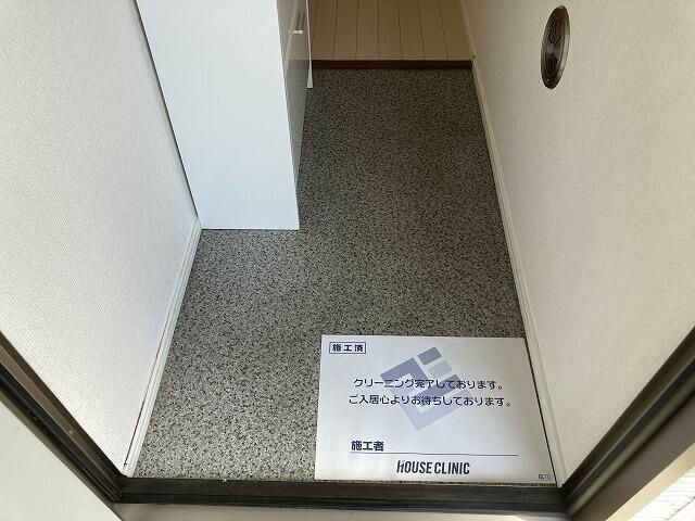 シェモア伊勢原の玄関