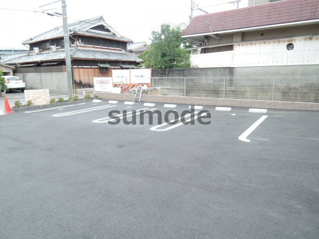 パインルーツⅠの駐車場