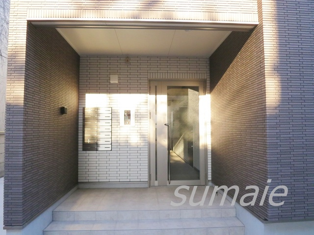 メゾン　ボヌールのロビー|タイル貼りのオシャレな玄関です♪