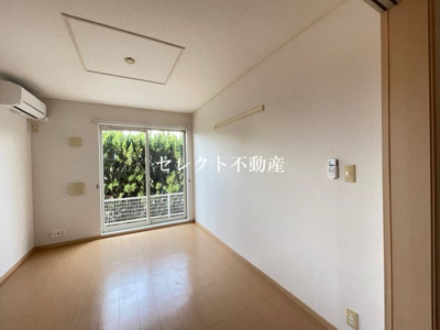 【居間・リビング】 | メゾンＫ・ＭⅠ | 明るい色調の室内です