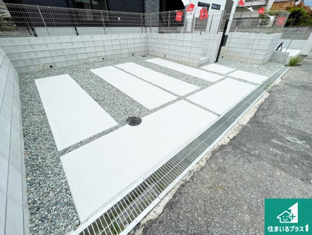 5日(土)6日(日)現地ご見学可能！　川西市大和東　限定1邸の駐車場|駐車スペース！散水栓があるので、こまめに愛車を洗えます！