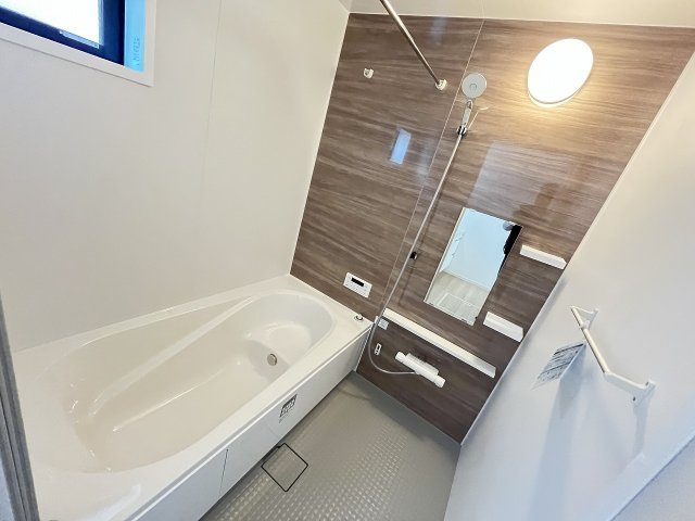 【浴室】 | 福岡市東区香椎駅東1丁目4期　1号棟（全1棟）【仲介手数料無料・0円】 | 現地写真。浴室です。
