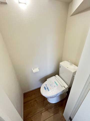 【トイレ】 | 福岡市東区香椎駅東1丁目4期　1号棟（全1棟）【仲介手数料無料・0円】 | 施工例。1階のトイレです。施工例は完成時と異なる場合があります。