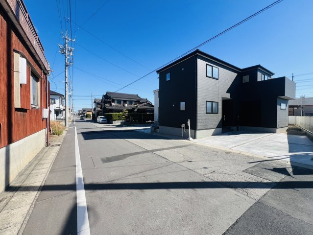 碧南市善明町一丁目34『『仲介手数料無料』新築戸建ての前面道路含む現地写真