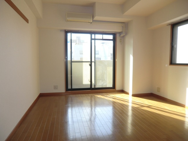 エテルノヨシダの居間・リビング