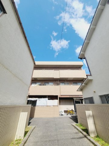 ロータリービルド西宮の外観