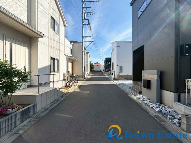 新築戸建　高座郡寒川町小谷1丁目の前面道路含む現地写真