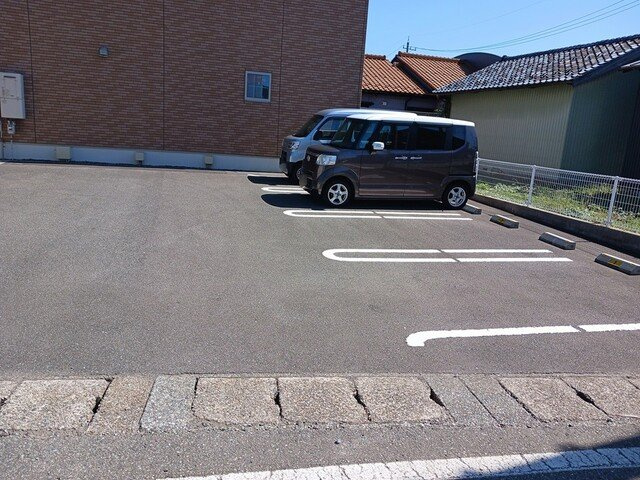 ビブレ　織田の駐車場