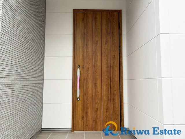 新築戸建　高座郡寒川町小谷1丁目の玄関
